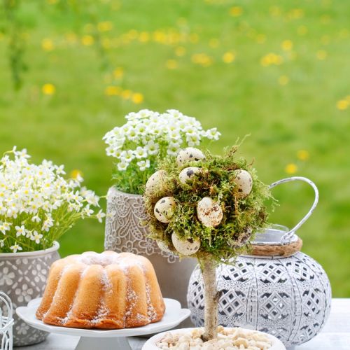 pomysły na wielkanocne ozdoby przed domem