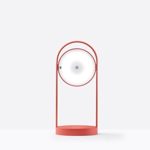 Dekoracje w kolorze Living Coral, lampa Giravolta, Pedrali