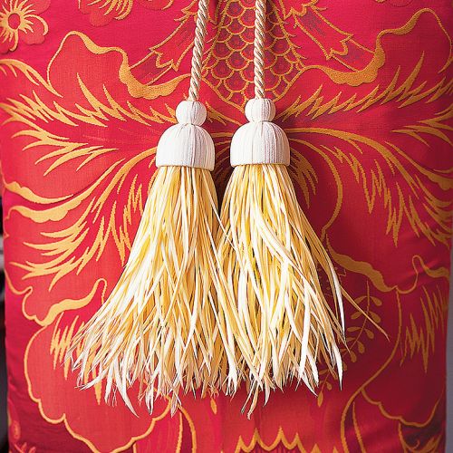 Delikatne chwościki (Contemporary) na jedwabnych sznurkach, 189 funtów, SPINA DESIGN