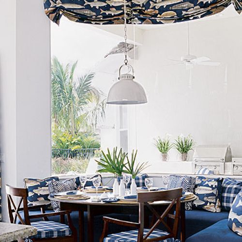 Detale charakterystyczne dla tropikalnych domów np. wentylatory.