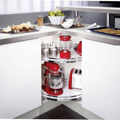 Dla porządnickich. Na zdjęciu tak zwana karuzela do szafki narożnej, czyli obrotowe półki. Kolekcja Revo. PEKA