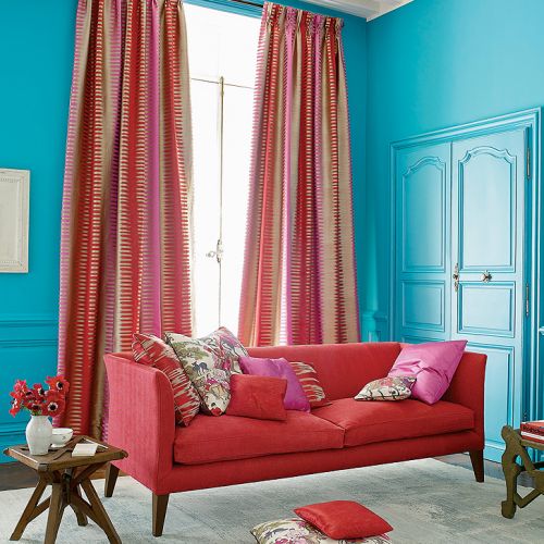 Dla tych z temperamentem, kanapa obita tkaniną Toledo (480 zł/m), Impresje.