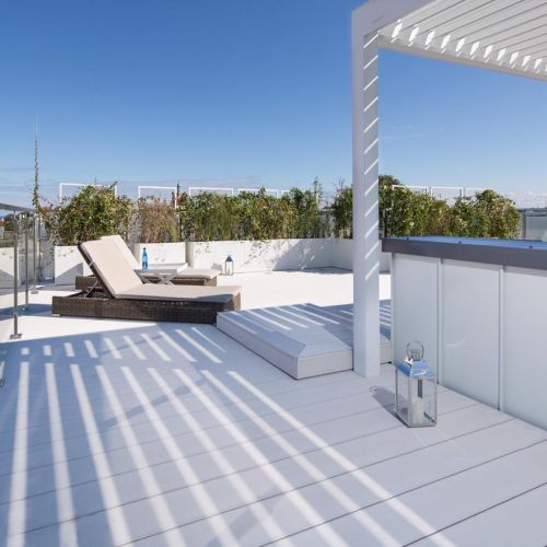 Taras z desek kompozytowych zamiast drewna