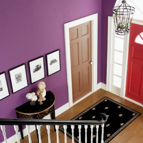 Do holu farba musi być trwała i odporna na zmywanie. Taka właśnie jest Aura Eggshell Waterborne Interior Paint 524.