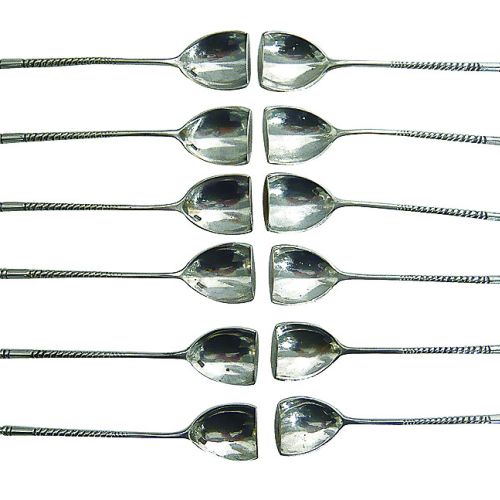 Do kawy po turecku, srebro, ok. 1935 r., 167 euro, WWW.1STDIBS.COM