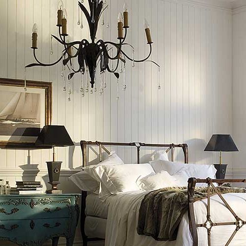 Do myśliwskiego dworku. Łóżko kosztuje 1250 zł, ława - 499 zł. AND SO TO BAD