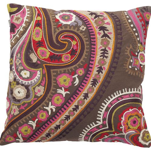 Do tradycyjnego wnętrza. TK MAXX. Sztuka układania poduch