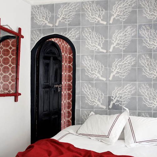 Dom kupiony dla starych płytek na patio i same płytki podsunęły właścicielom pomysł na biznes.