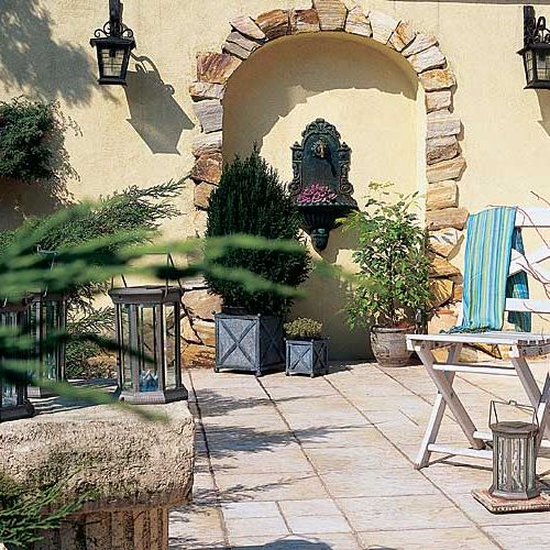 Dom urządzony pamiątkami, kolorami i inspiracjami z podróży.