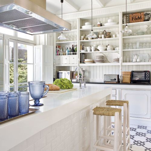 Ta hinduska willa pamięta niejedną metamorfozę: bywała restauracją, hodowano w niej szynszyle, później popadła w