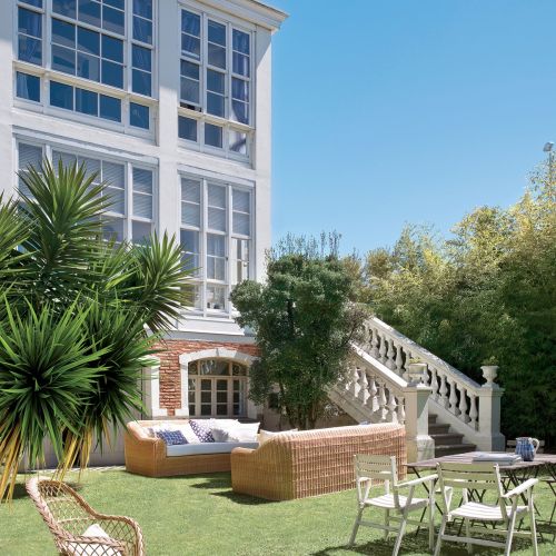 Ta hinduska willa pamięta niejedną metamorfozę: bywała restauracją, hodowano w niej szynszyle, później popadła w