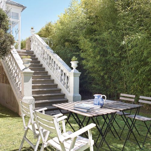 Ta hinduska willa pamięta niejedną metamorfozę: bywała restauracją, hodowano w niej szynszyle, później popadła w