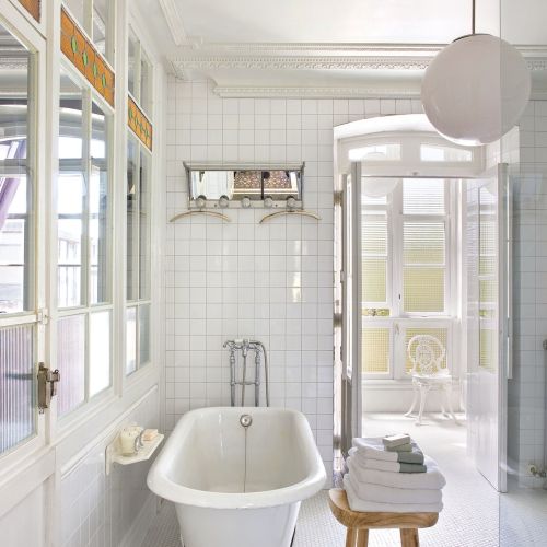 Ta hinduska willa pamięta niejedną metamorfozę: bywała restauracją, hodowano w niej szynszyle, później popadła w