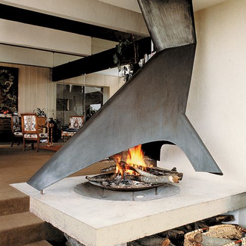 Kominki-rzeźby wykute z żelaza