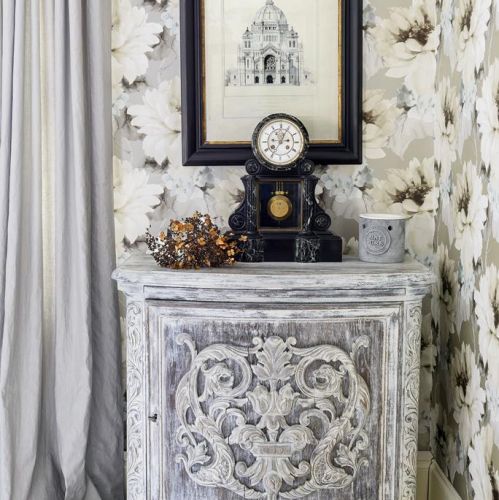 Szare wnętrza: dom z dobrą energią