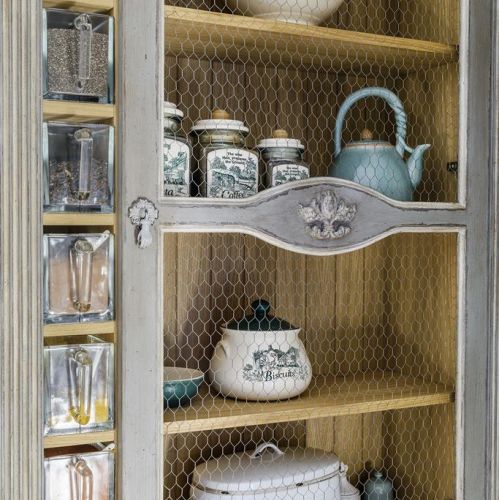 Dorota z domem często rozmawia, przytula się do ścian, nawet pisze o nim wiersze... A on odwdzięcza