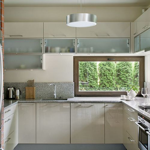 Duża i wygodna kuchnia była niezbędna, ponieważ gospodarze spędzają w niej wiele czasu. Tomasz jest