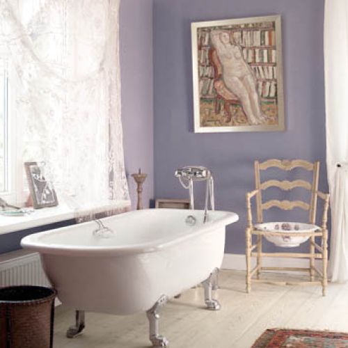 Duży pokój kąpielowy powstał w miejscu pokoiku, w którym Maria Dąbrowska pisywała, odpoczywając u szwagrostwa.