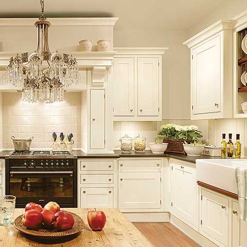 Duży zlewozmywak to prawdziwa wygoda. Obok szafki New England - wykończone bukowym fornirem i ręcznie