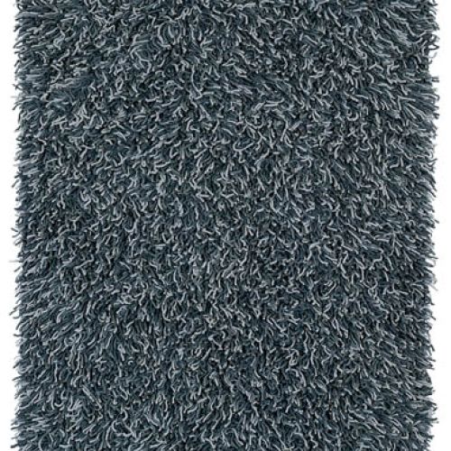 Dywan z wysokim runem przypominaącym wodorosty. Projekt Nani Maquina.