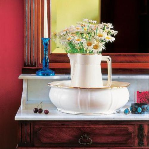 Dzban i miska do mycia. W krakowskiej kamienicy