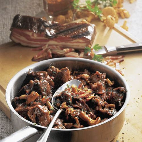 Dziczyzna po staropolsku z prawdziwkami.