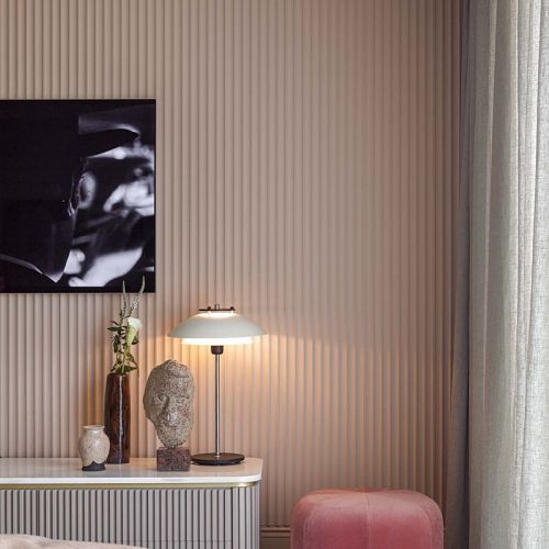 różowe ściany w sypialni