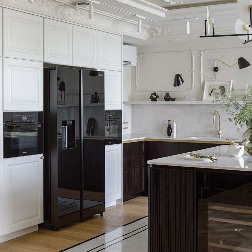 wyspa kuchenna z ciemnego drewna