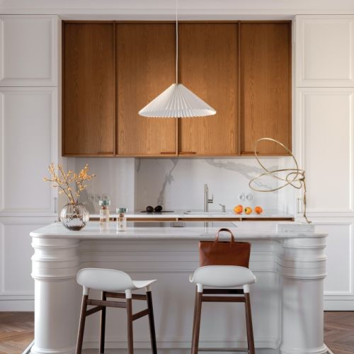 elegancka wyspa kuchenna w mieszkaniu w kamienicy