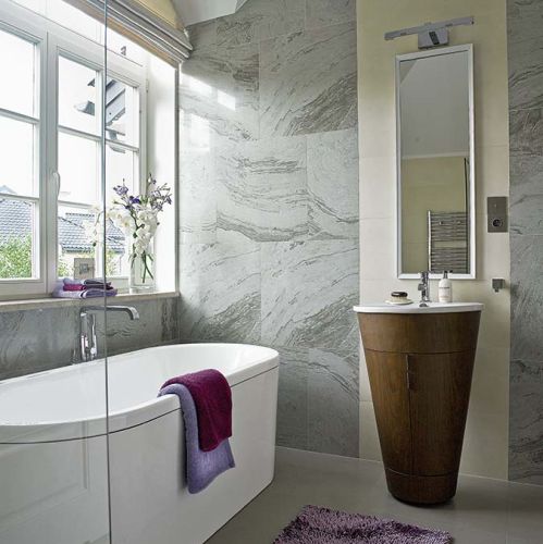 Elegancka w każdym calu Wanna centro duo marki Kaldewei, umywalka od Duravitu.