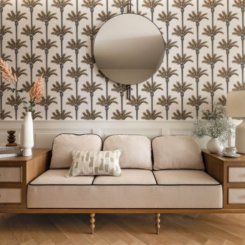 ławeczka z komodą w przedpokoju