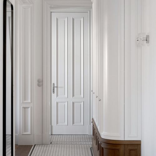 hol przedpokój w mieszkaniu w kamienicy