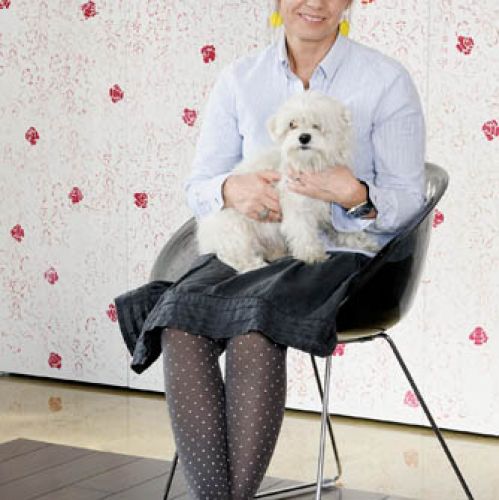 Elżbieta Banecka, graficzka, malarka, prowadzi pracownię rysunku i malarstwa na Wydziale Sztuki Mediów i Scenografii