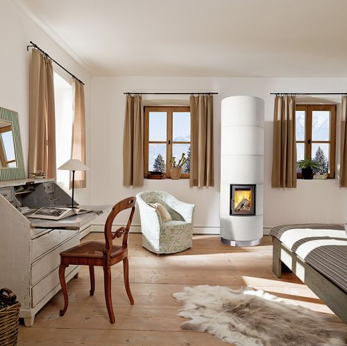 Fachowa nazwa to piec akumulacyjny KSO 25r. Oprócz tego, że świetnie wygląda (obudowa z termobetonu), grzeje nawet przez 16