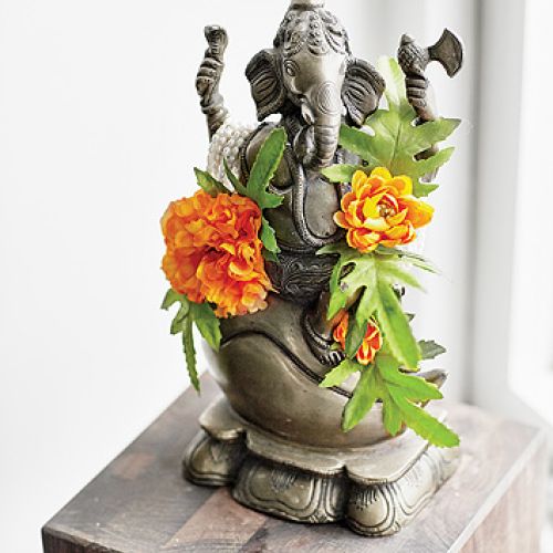 Figurka przywieziona z wakacji w Indiach.