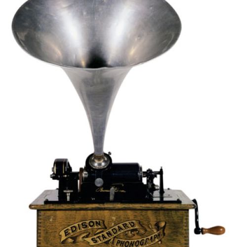 Fonograf - wynalazek Thomasa A. Edisona.