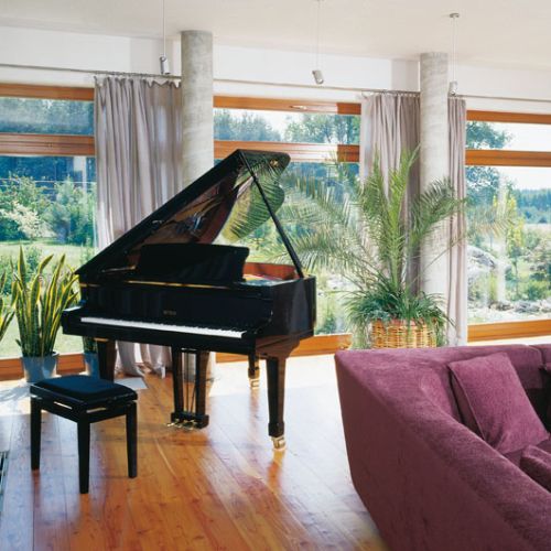 Fortepian pojawił się w projekcie, aby było bardziej romantycznie, twierdzą architekci. Jakże się zdziwili, kiedy