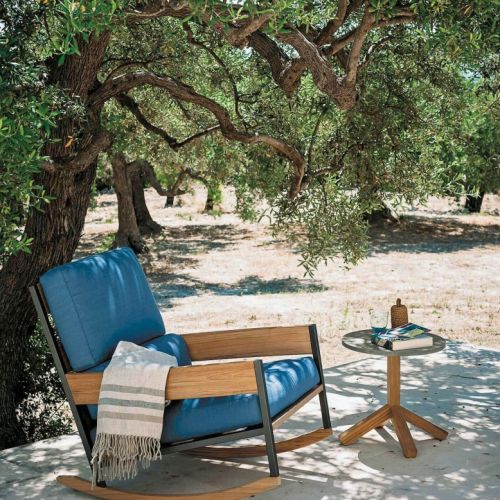 fotel ogrodowy bujany