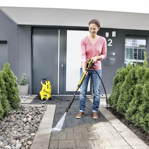 Full Control – nowa linia urządzeń wysokociśnieniowych Kärcher