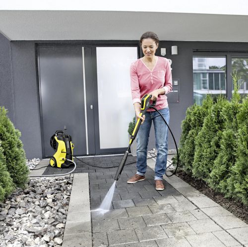 Full Control – nowa linia urządzeń wysokociśnieniowych Kärcher