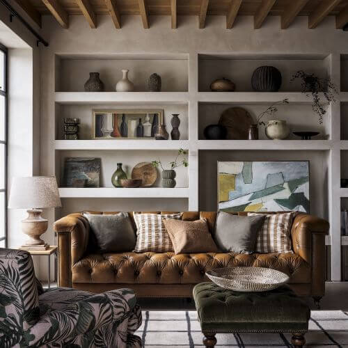 dywan w kratkę w salonie