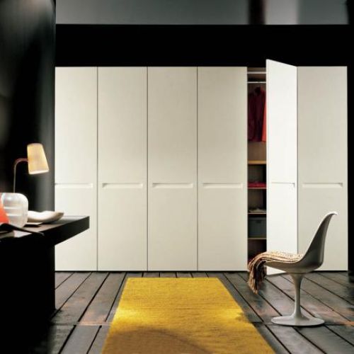 Garderoba firmy Dall Agnese. Wymiary - 380 x 258 cm. Cena - 12 500 zł. PATT MEBEL