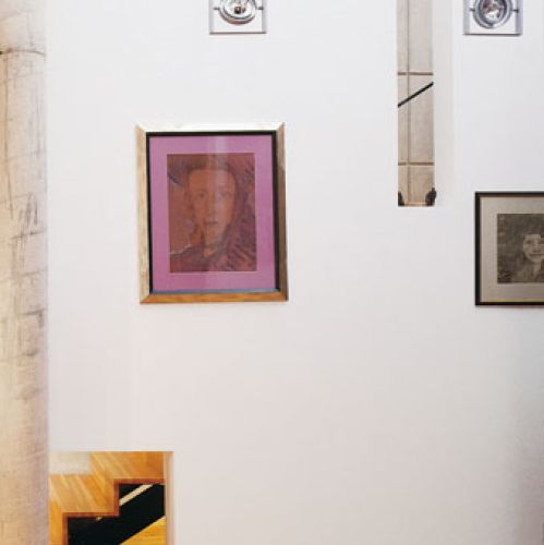 Hol - nowoczesna architektura i nowoczesna sztuka.