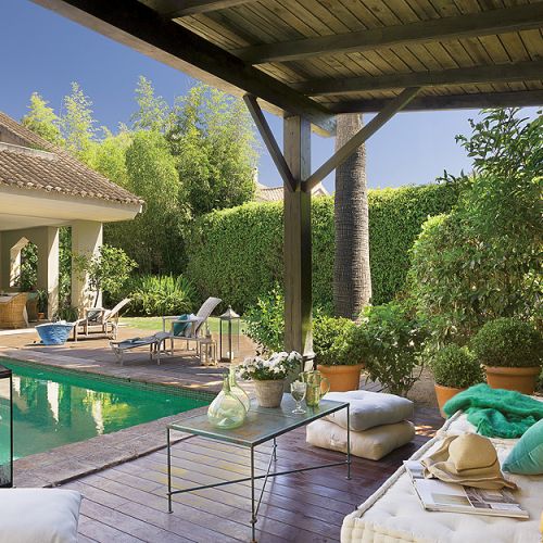 Idealne miejsce do wypoczynku zadaszenie daje cień.