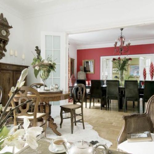 Jadalnia łączy się z salonem. O kolorach w życiu i mieszkaniu