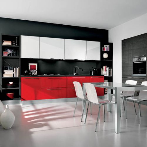 Jak biblioteka w salonie - Alessia ze szklanymi frontami (do wyboru matowymi lub błyszczącymi) od CUCINE LUBE