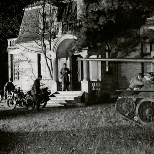 Jak Marta i Marcin zamieszkali w dworku znanym z Czterech pancernych .