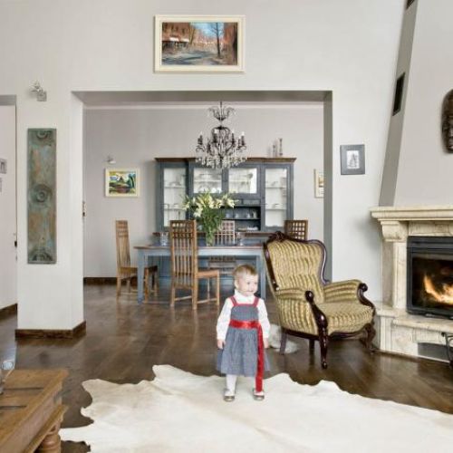 Jak Marta i Marcin zamieszkali w dworku znanym z Czterech pancernych .