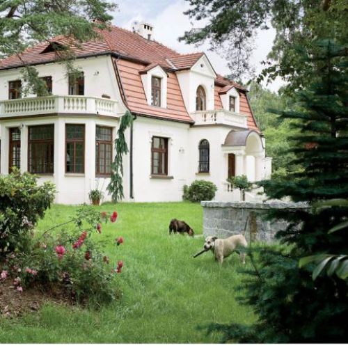 Jak Marta i Marcin zamieszkali w dworku znanym z Czterech pancernych .