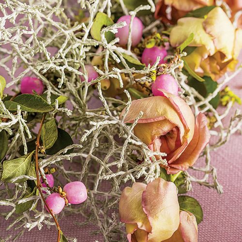 Jak nakryć wigilijny stół? Prosto, ale oryginalnie. Tak, by podkreślić niezwykły nastrój i szczególną atmosferę